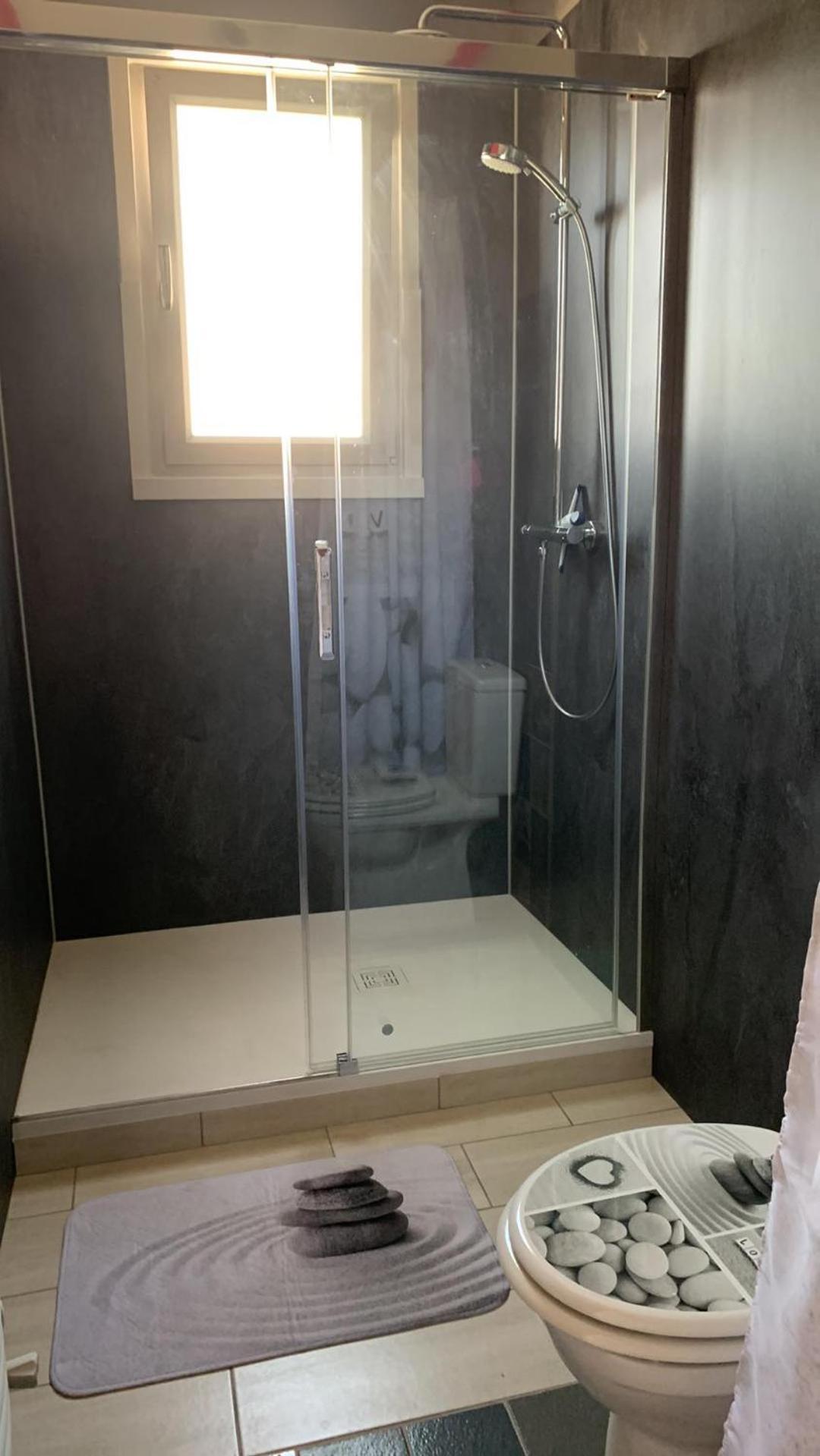 Couleur Framboise Homestay Longwy