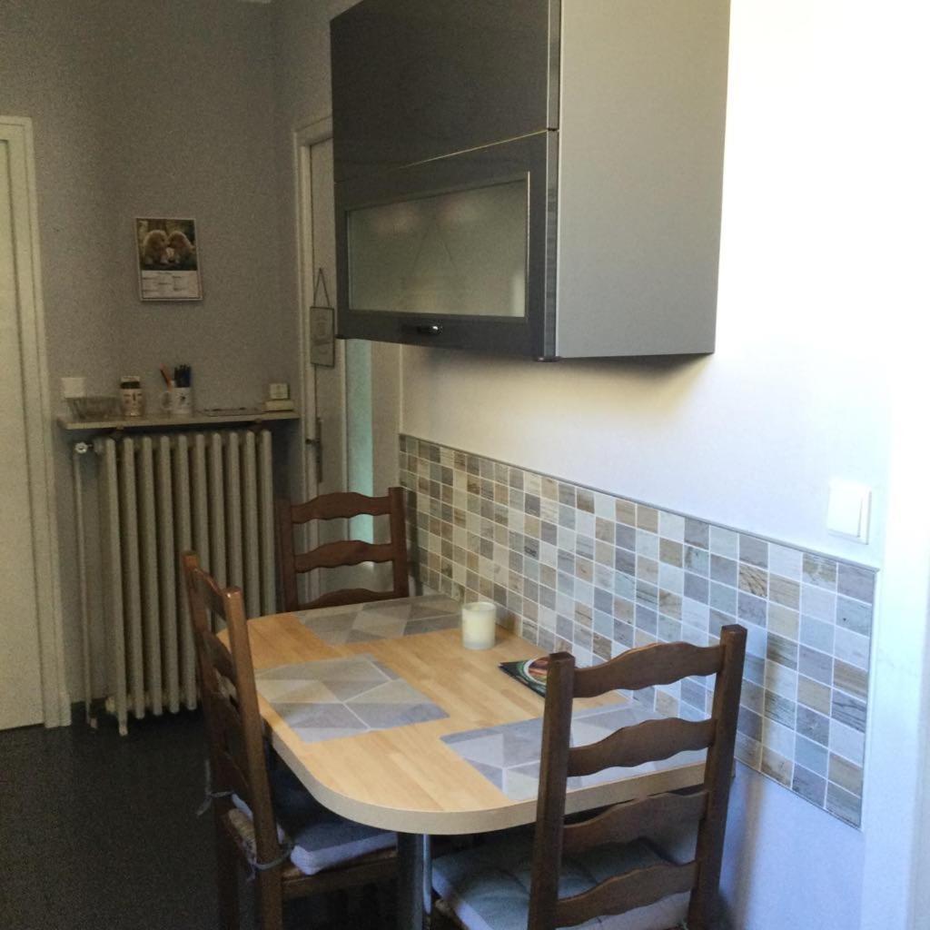 Homestay Couleur Framboise Longwy